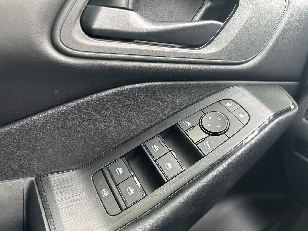 Nissan Rogue S AWD 2024 à Amos, Québec - 17 - w1024h768px