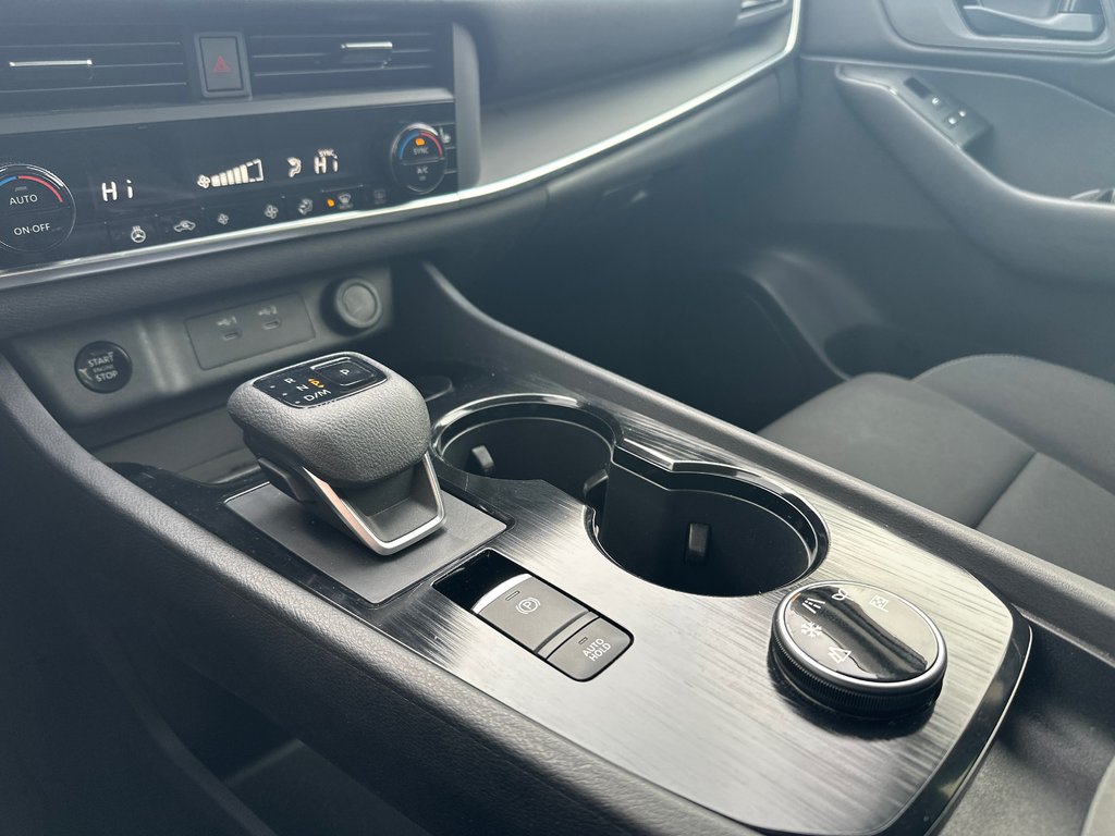 Nissan Rogue S AWD 2024 à Amos, Québec - 12 - w1024h768px