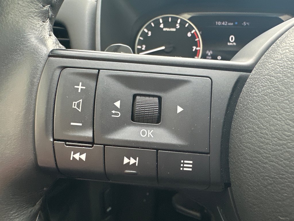 Nissan Rogue S AWD 2024 à Amos, Québec - 13 - w1024h768px