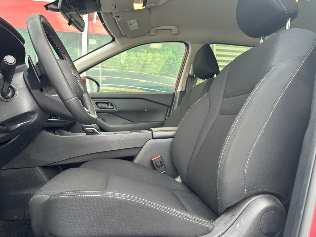 Nissan Rogue S AWD 2024 à Amos, Québec - 9 - w1024h768px