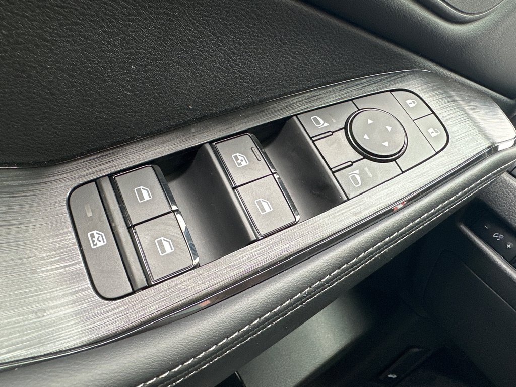 2025 Nissan Rogue MIDNIGHT EDITION in Amos, Quebec - 12 - w1024h768px