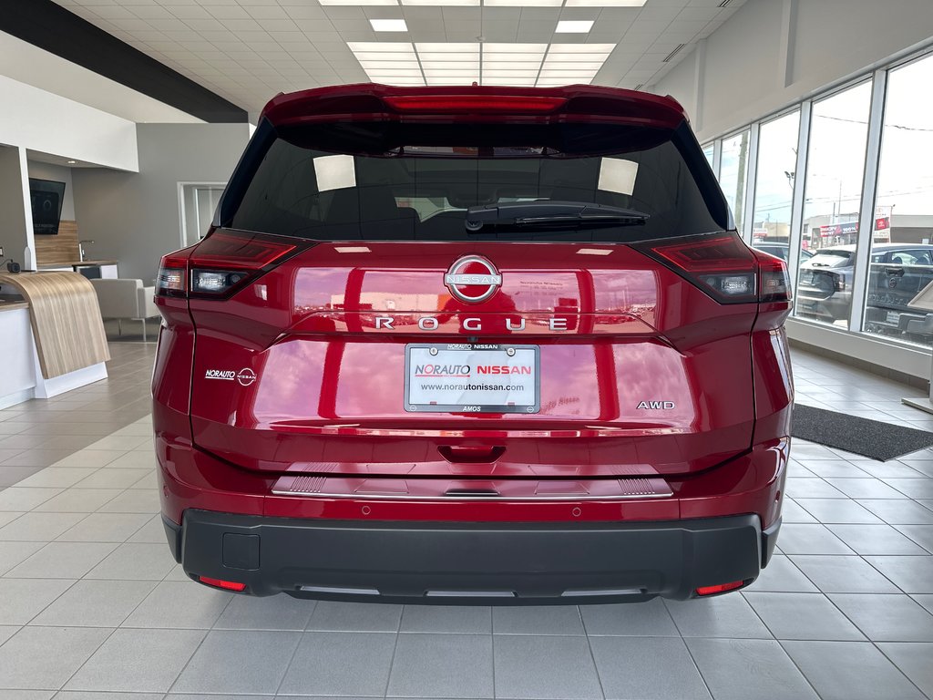 2025 Nissan Rogue SV MOONROOF in Amos, Quebec - 5 - w1024h768px