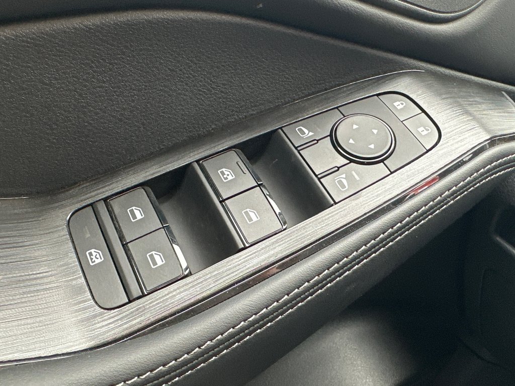 2025 Nissan Rogue SV MOONROOF in Amos, Quebec - 13 - w1024h768px