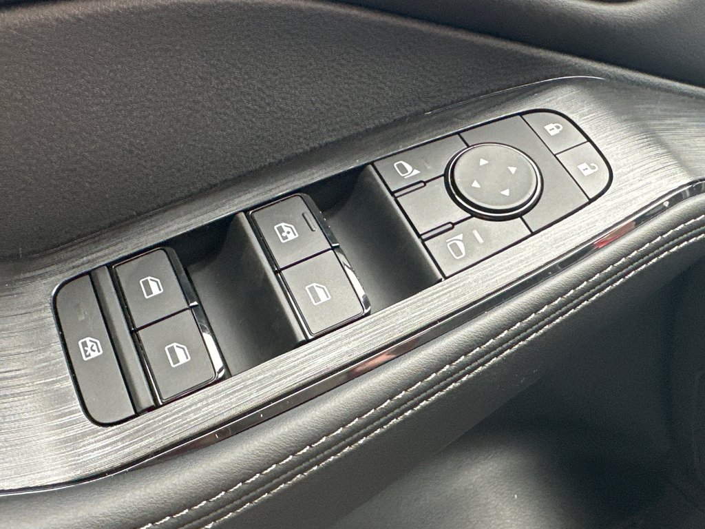 2025 Nissan Rogue MIDNIGHT EDITION in Amos, Quebec - 11 - w1024h768px