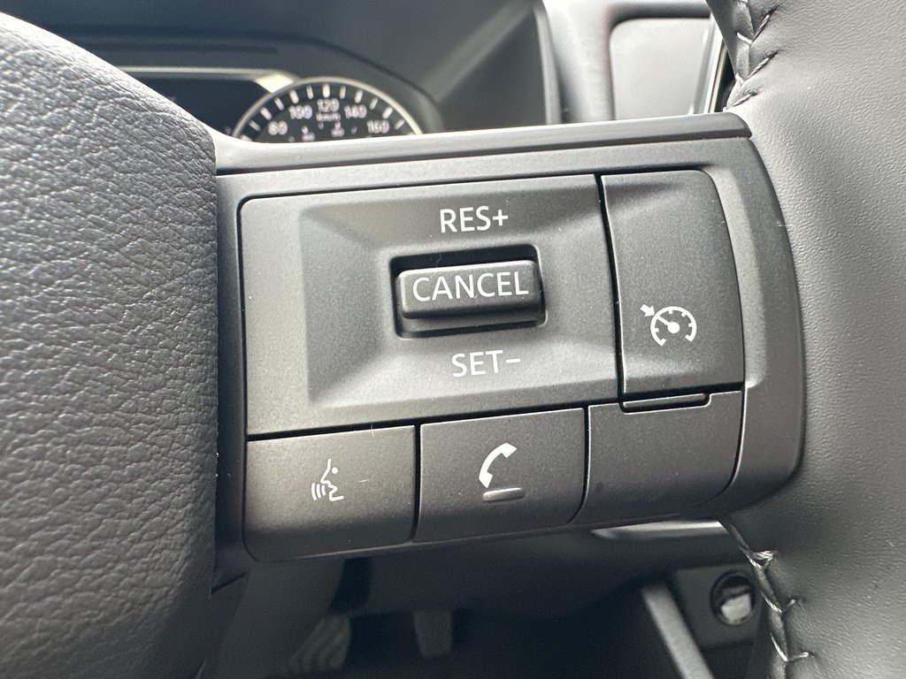 2025 Nissan Rogue S in Amos, Quebec - 11 - w1024h768px