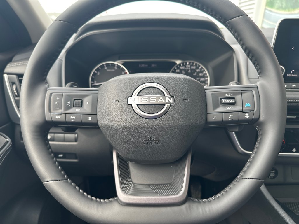 2025 Nissan Rogue SV PREMIUM in Amos, Quebec - 7 - w1024h768px