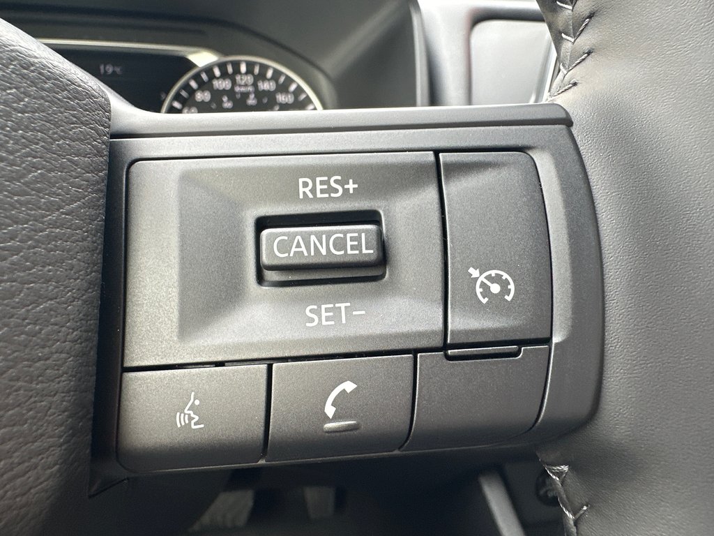2025 Nissan Rogue S in Amos, Quebec - 12 - w1024h768px