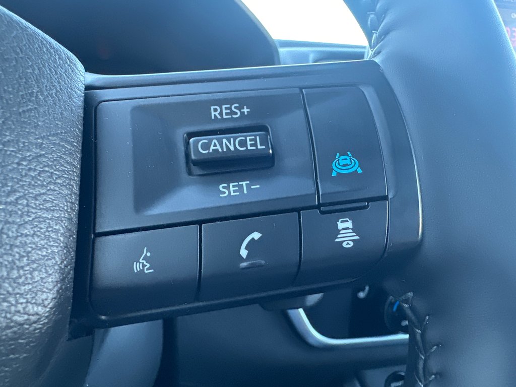 Nissan Rogue SV AWD 2025 à Amos, Québec - 14 - w1024h768px