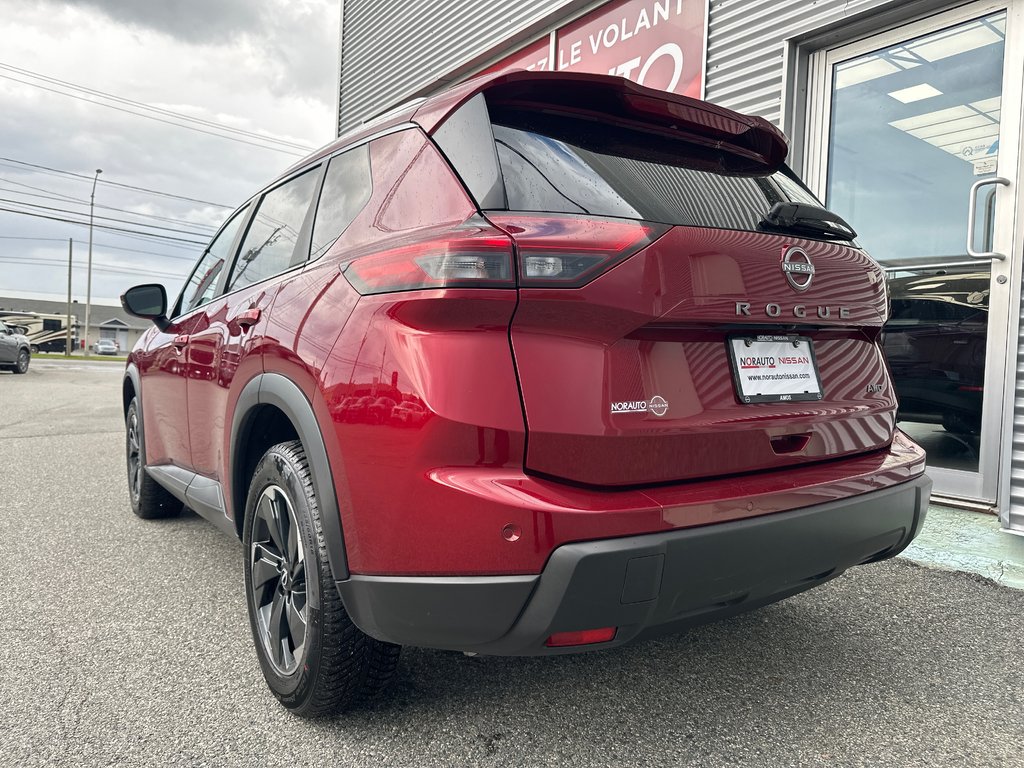 Nissan Rogue SV AWD 2025 à Amos, Québec - 5 - w1024h768px
