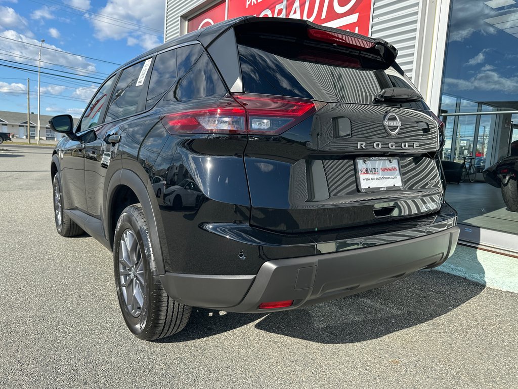 2026 Nissan Rogue S in Amos, Quebec - 3 - w1024h768px