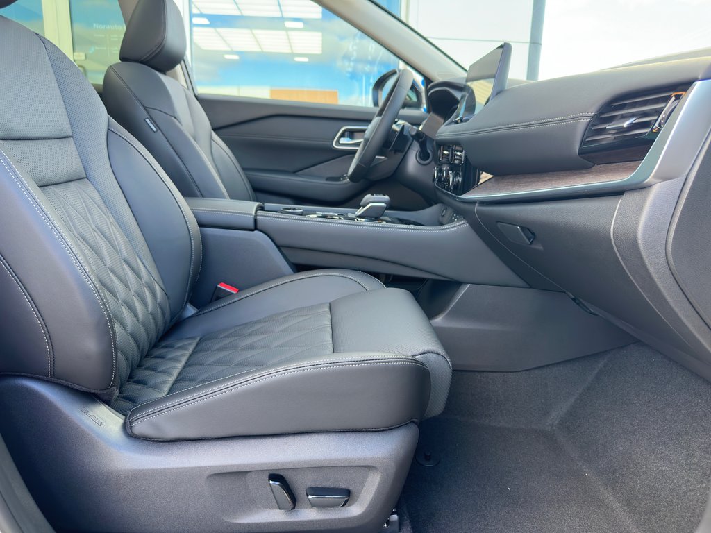 Nissan Rogue Platinum 2026 à Amos, Québec - 7 - w1024h768px