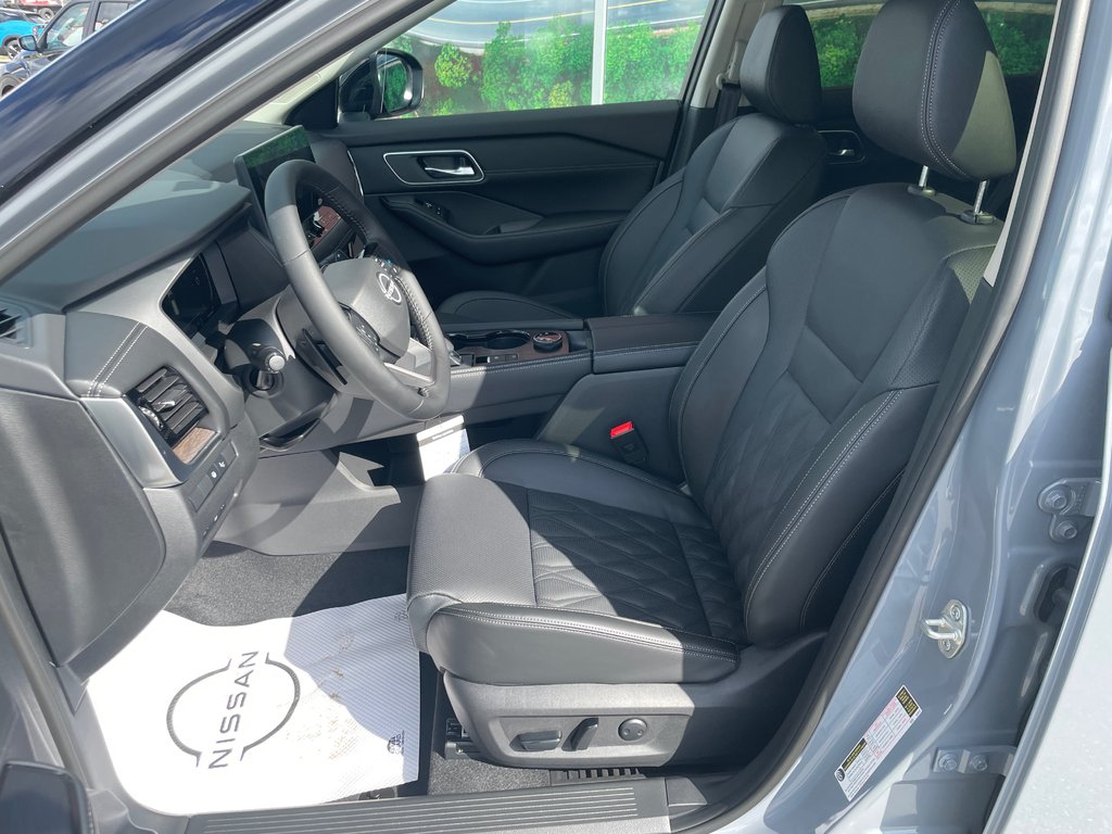 Nissan Rogue Platinum 2026 à Amos, Québec - 7 - w1024h768px