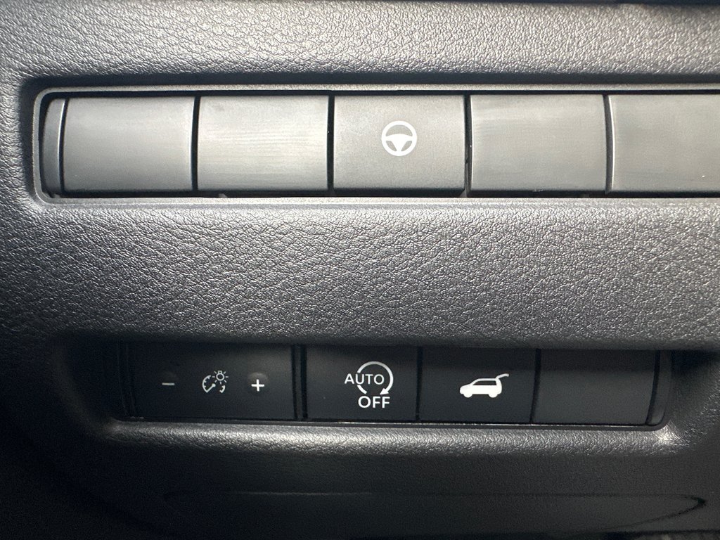 Nissan Rogue SV Moonroof 2026 à Amos, Québec - 12 - w1024h768px