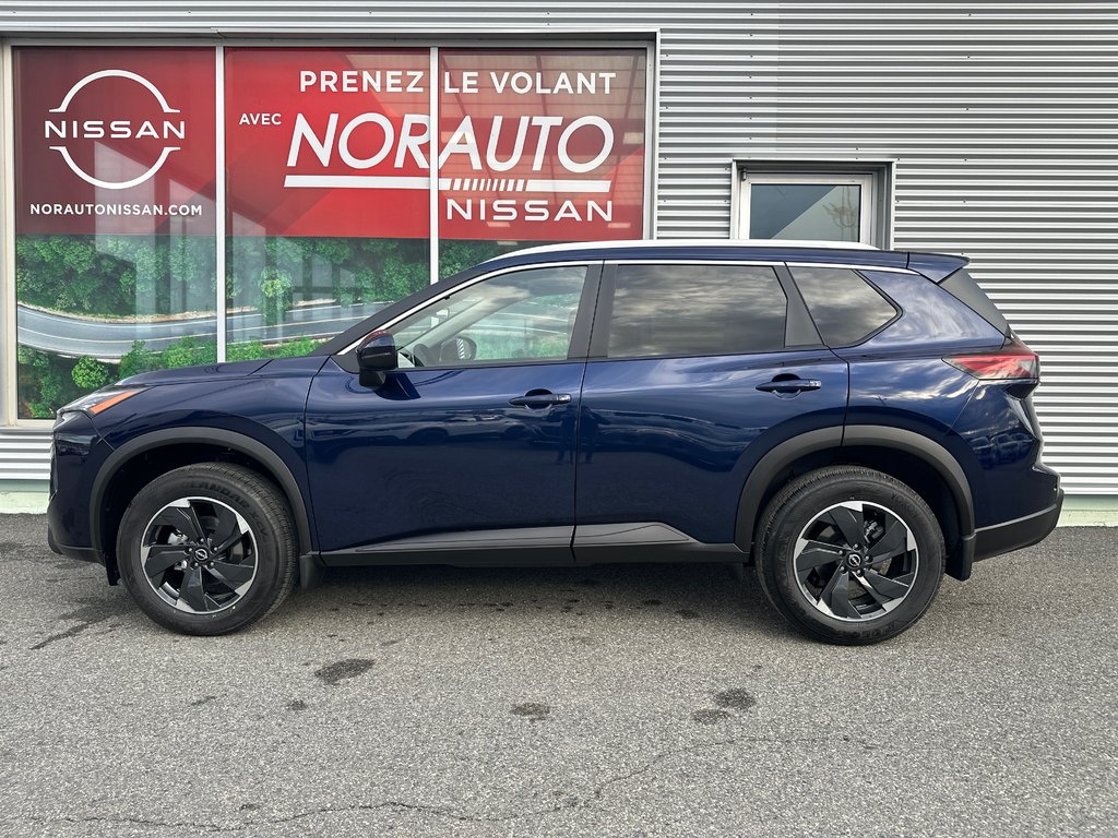 Nissan Rogue SV Moonroof 2026 à Amos, Québec - 2 - w1024h768px