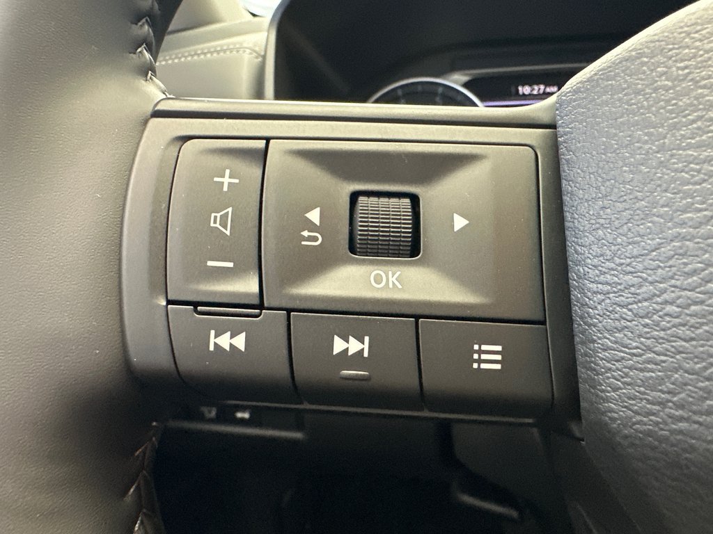 2026 Nissan Rogue SV Moonroof in Amos, Quebec - 10 - w1024h768px