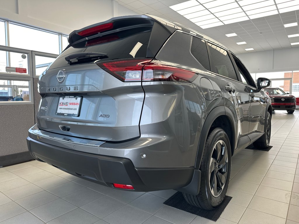 2026 Nissan Rogue SV Moonroof in Amos, Quebec - 3 - w1024h768px
