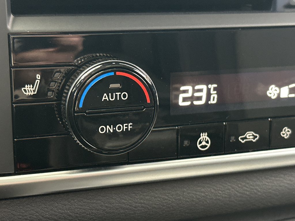 2026 Nissan Rogue SV Moonroof in Amos, Quebec - 9 - w1024h768px