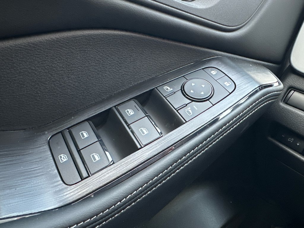 Nissan Rogue SV Moonroof 2026 à Amos, Québec - 12 - w1024h768px