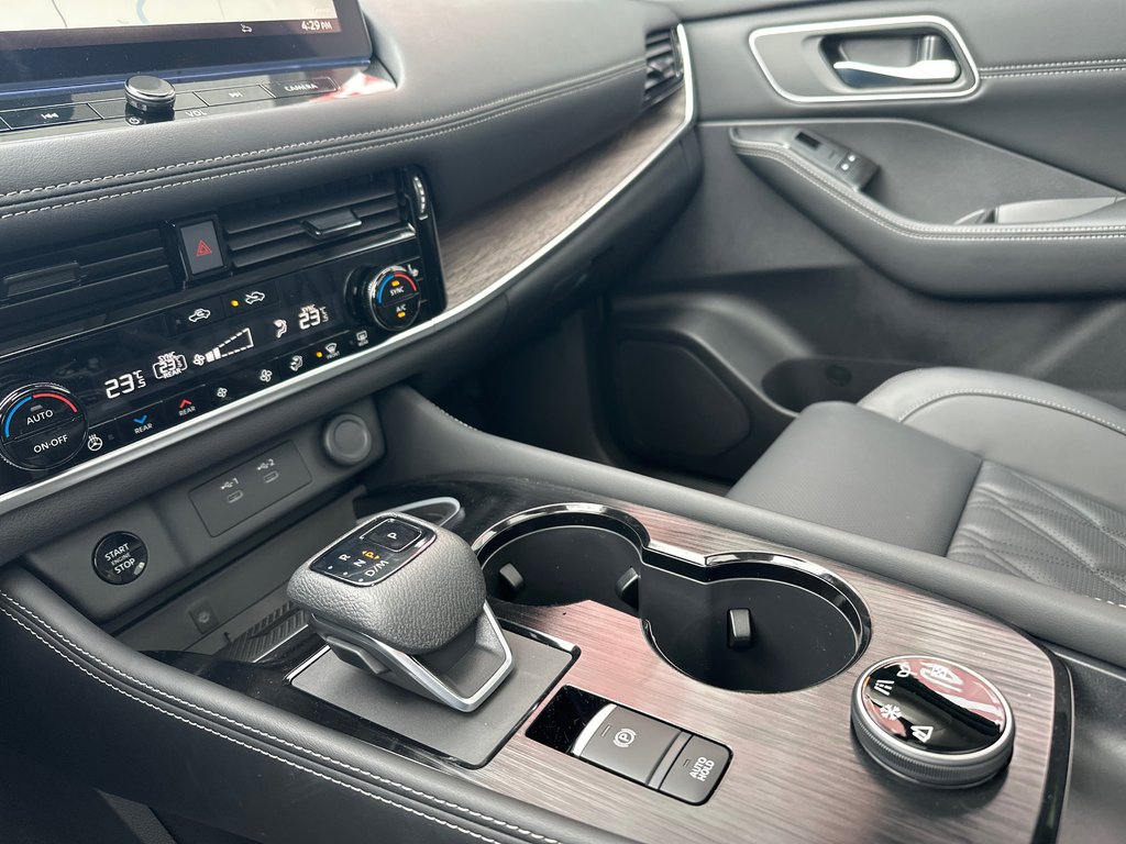 Nissan Rogue Platinum 2026 à Amos, Québec - 9 - w1024h768px