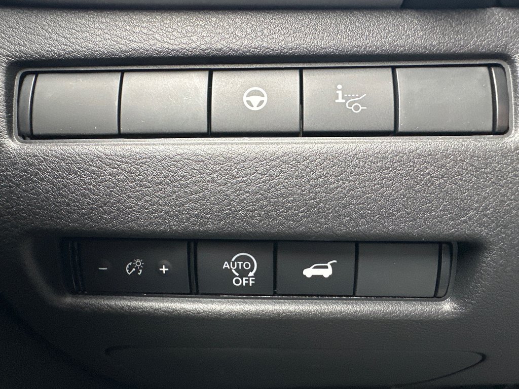 Nissan Rogue Platinum 2026 à Amos, Québec - 12 - w1024h768px