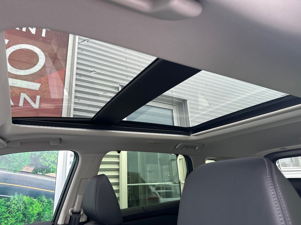 Nissan Rogue Platinum 2026 à Amos, Québec - 14 - w1024h768px