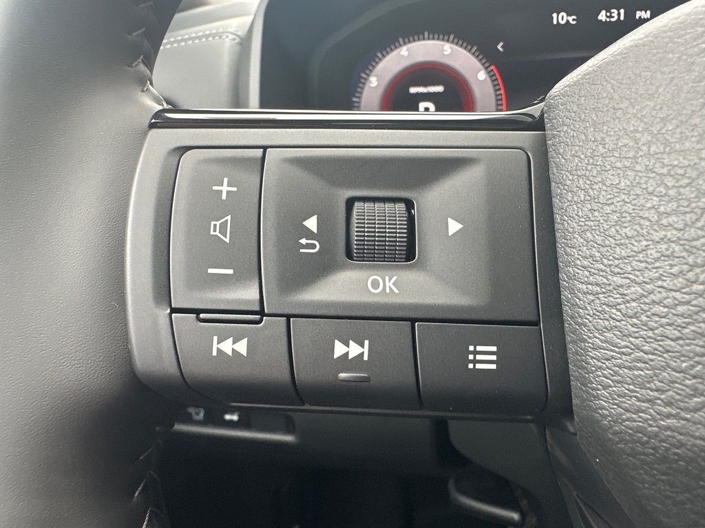 2026 Nissan Rogue Platinum in Amos, Quebec - 11 - w1024h768px