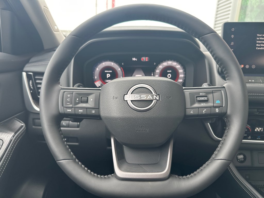 2026 Nissan Rogue Platinum in Amos, Quebec - 7 - w1024h768px