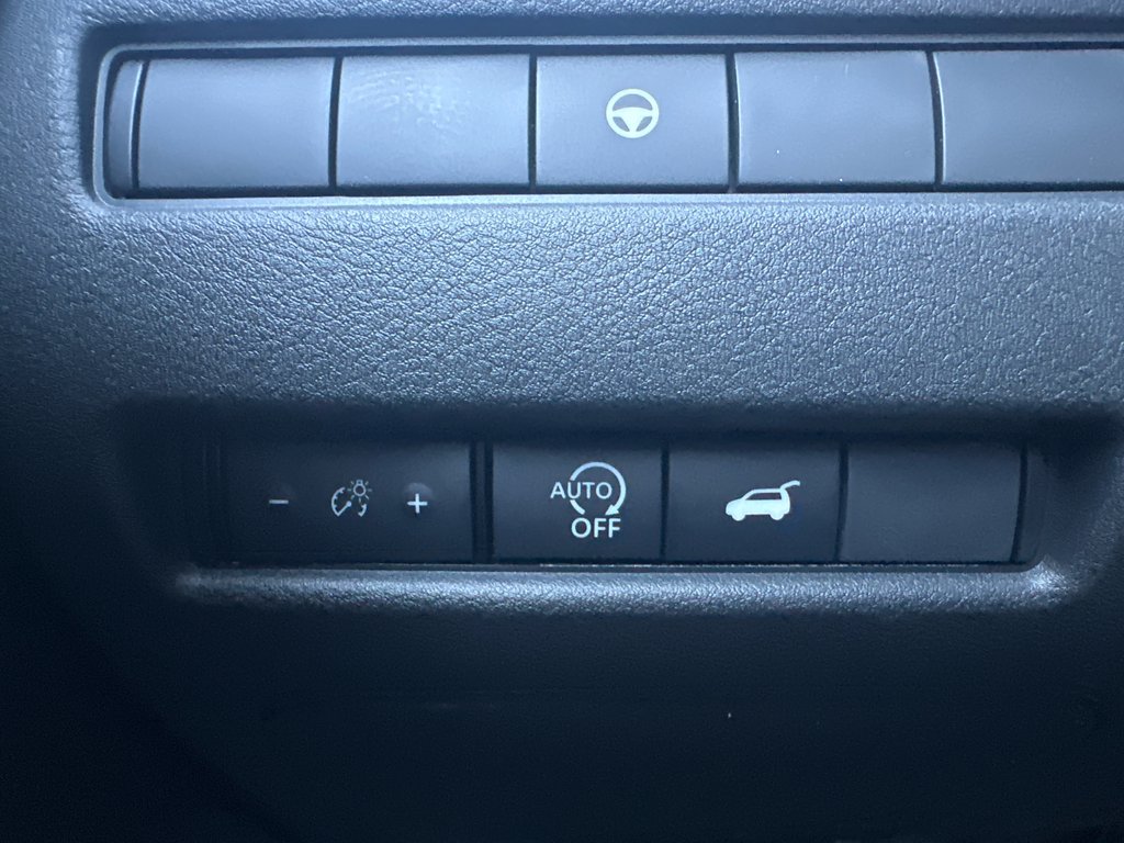Nissan Rogue SV Moonroof 2026 à Amos, Québec - 12 - w1024h768px