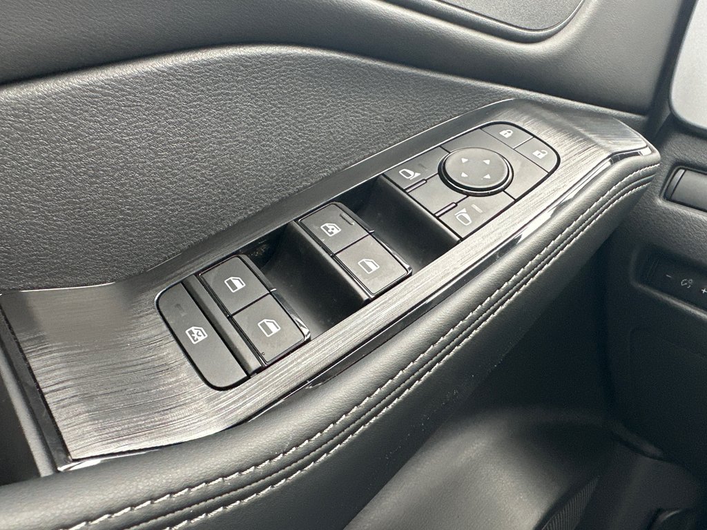 2026 Nissan Rogue SV Moonroof in Amos, Quebec - 13 - w1024h768px