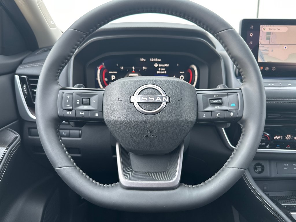 2026 Nissan Rogue Platinum in Amos, Quebec - 7 - w1024h768px