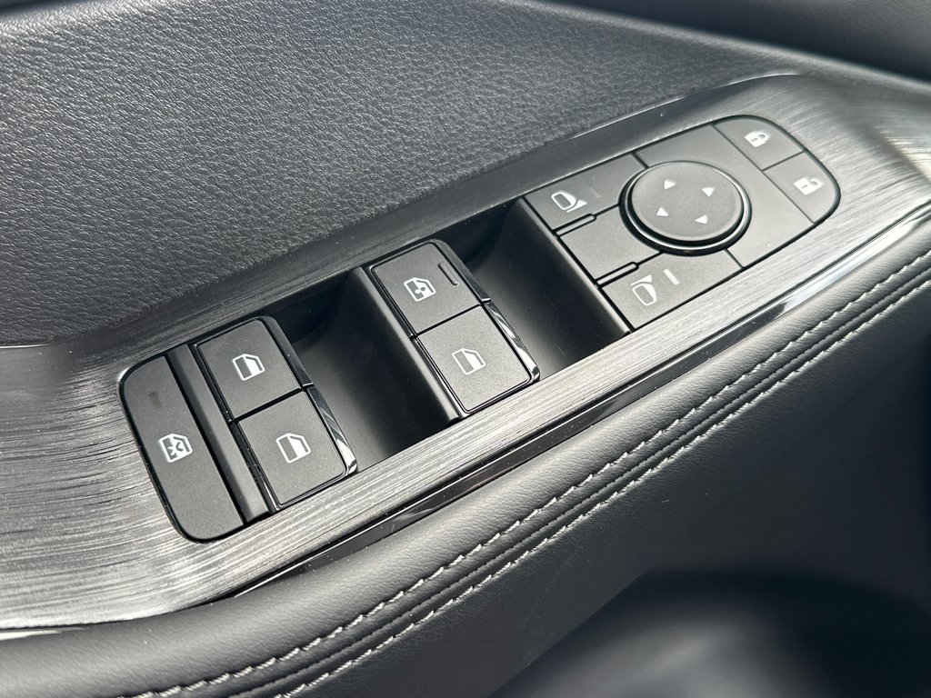 2026 Nissan Rogue Platinum in Amos, Quebec - 13 - w1024h768px