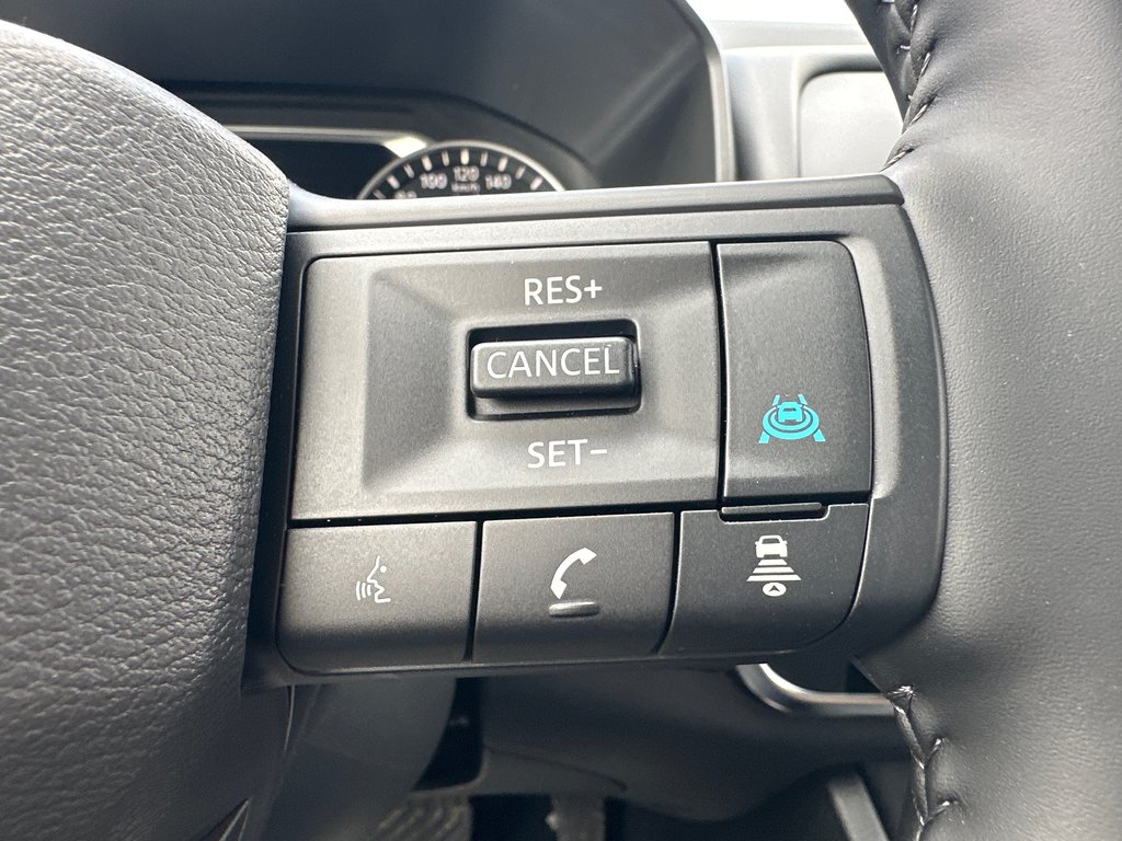 2026 Nissan Rogue SV Dark Armor in Amos, Quebec - 11 - w1024h768px