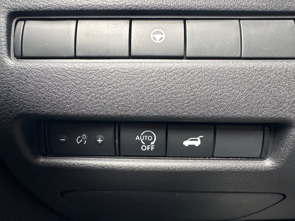 2026 Nissan Rogue SV Dark Armor in Amos, Quebec - 13 - w1024h768px