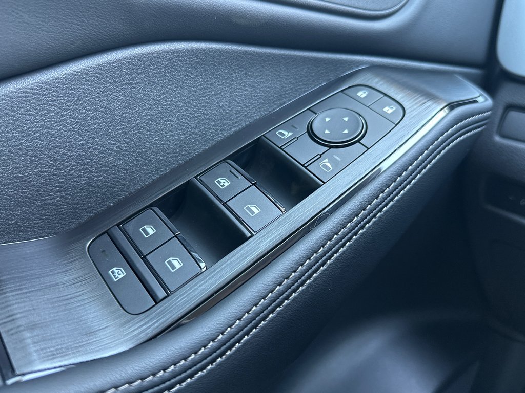 2026 Nissan Rogue S in Amos, Quebec - 12 - w1024h768px