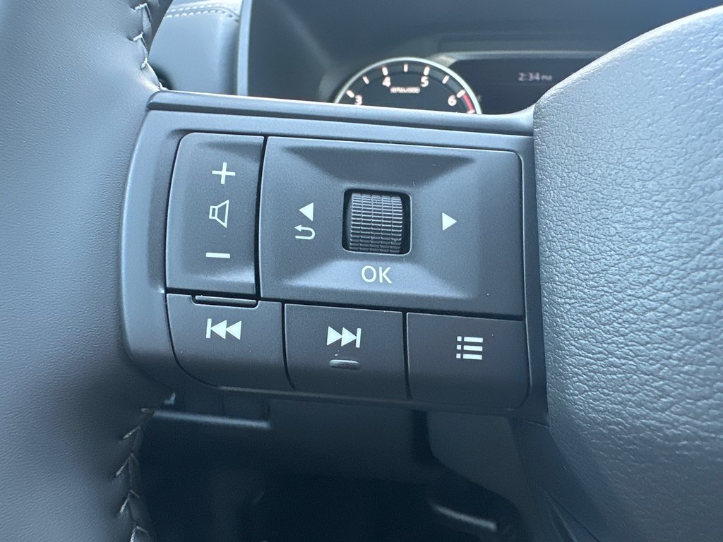 2026 Nissan Rogue S in Amos, Quebec - 10 - w1024h768px