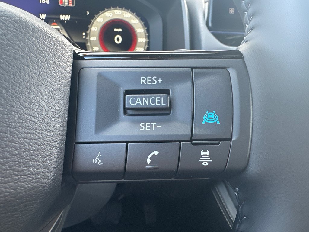 Nissan Rogue Platinum 2026 à Amos, Québec - 11 - w1024h768px