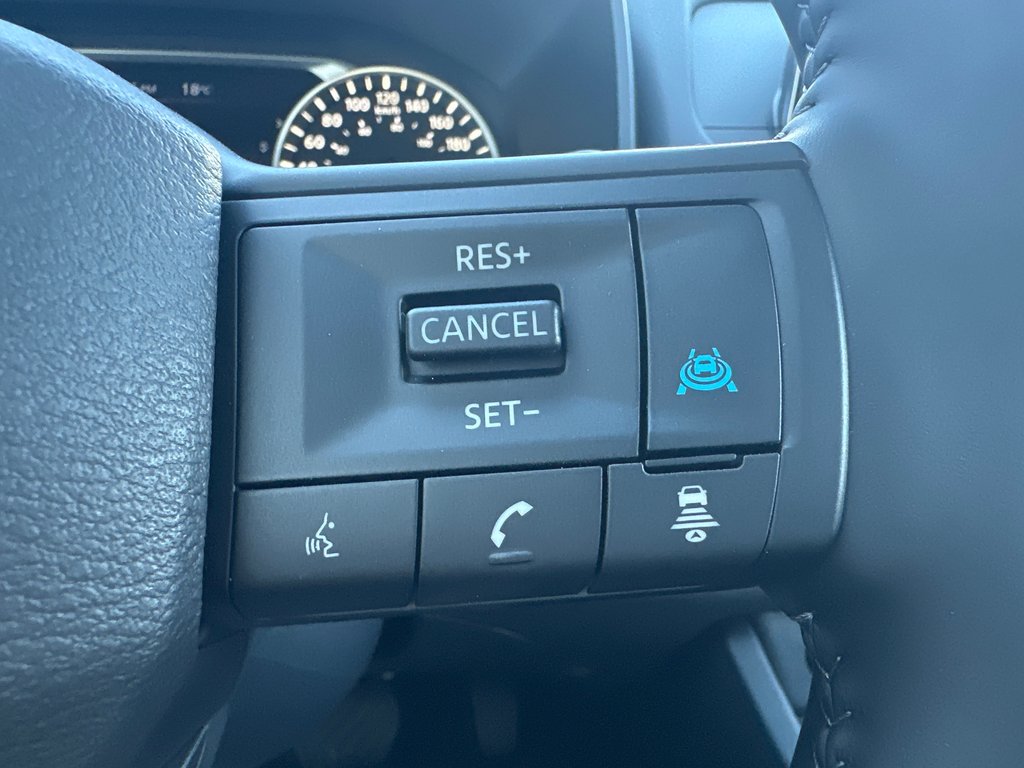 2026 Nissan Rogue SV Dark Armor in Amos, Quebec - 11 - w1024h768px