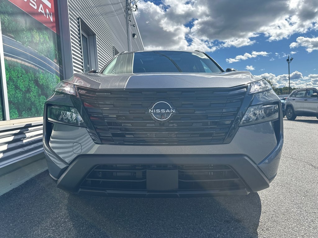 2026 Nissan Rogue SV Dark Armor in Amos, Quebec - 4 - w1024h768px