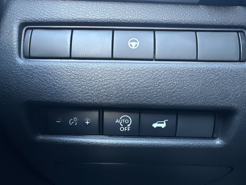 2026 Nissan Rogue SV Dark Armor in Amos, Quebec - 12 - w1024h768px