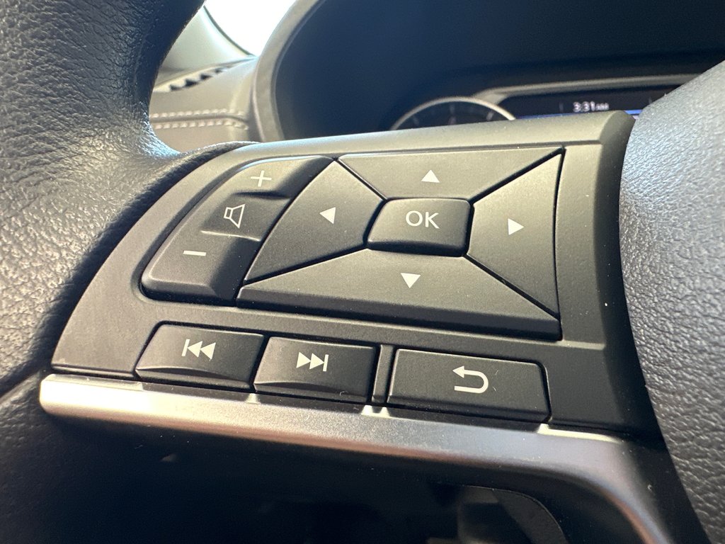2025 Nissan Sentra SV in Amos, Quebec - 11 - w1024h768px