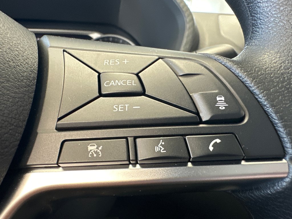2025 Nissan Sentra SV in Amos, Quebec - 12 - w1024h768px