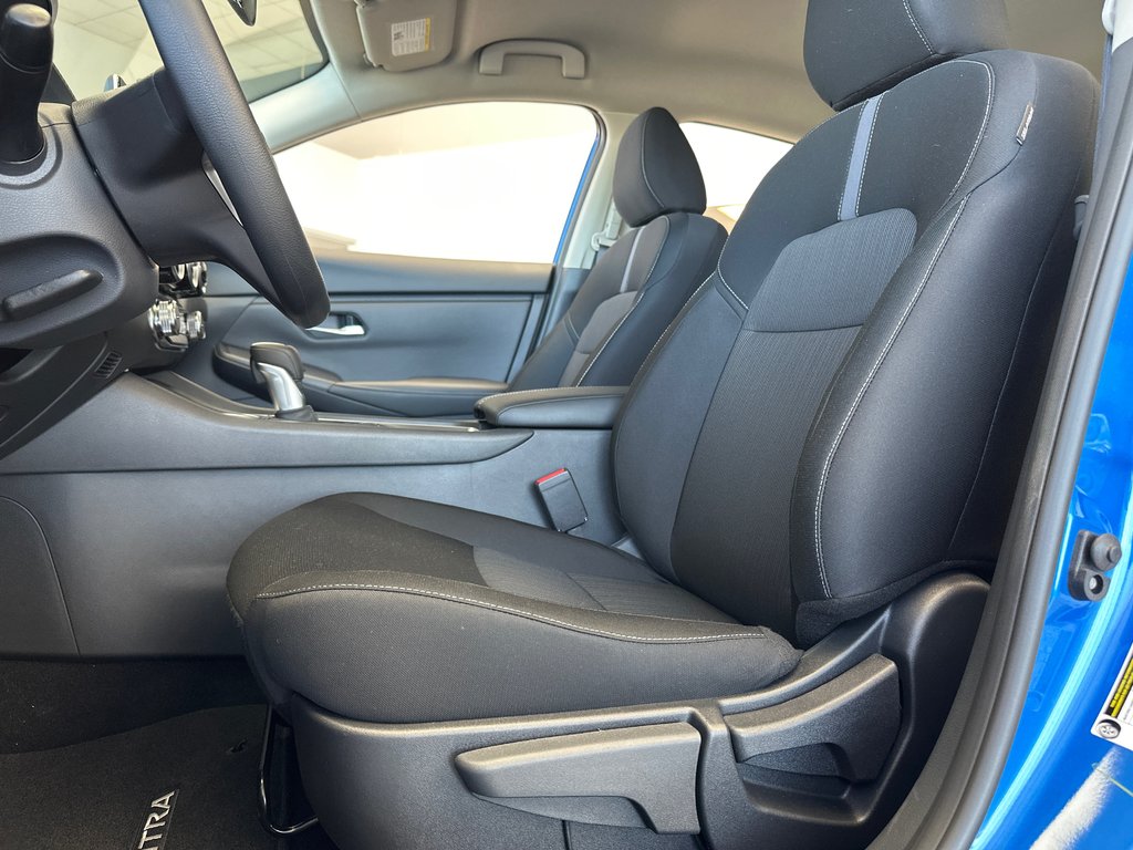 2025 Nissan Sentra SV in Amos, Quebec - 7 - w1024h768px