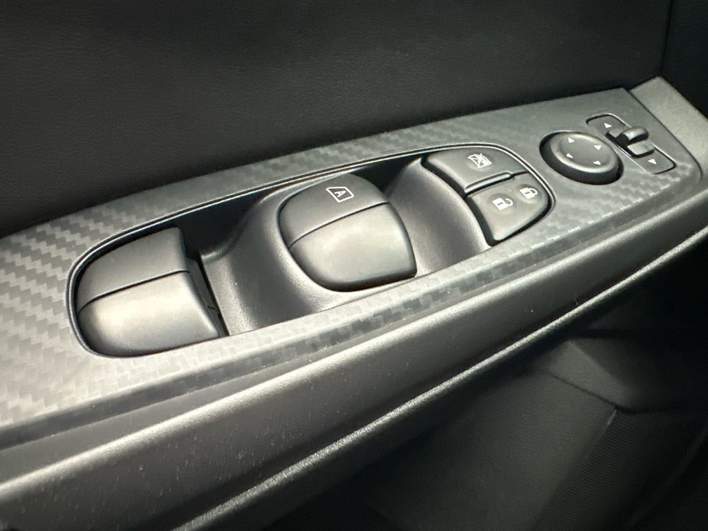 2025 Nissan Sentra SV in Amos, Quebec - 14 - w1024h768px