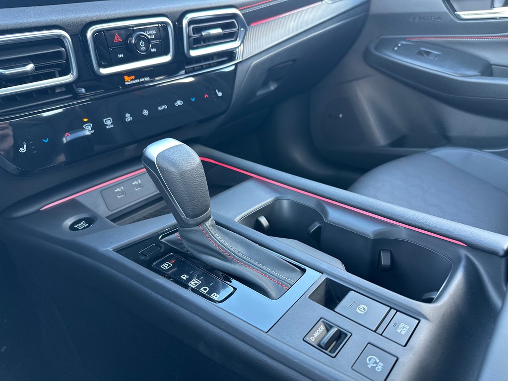 Nissan Sentra SR Premium 2026 à Amos, Québec - 11 - w1024h768px