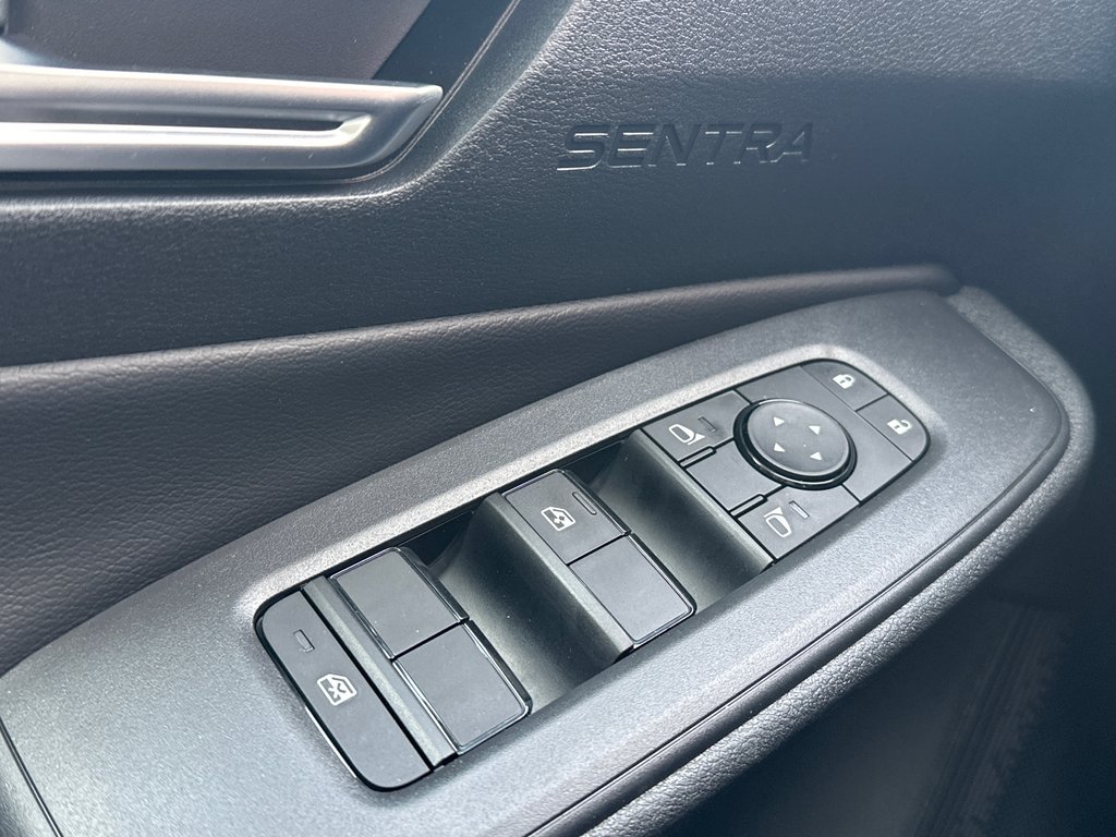 Nissan Sentra SV Premium 2026 à Amos, Québec - 14 - w1024h768px