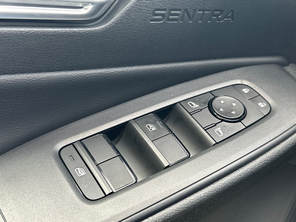 2026 Nissan Sentra SV in Amos, Quebec - 12 - w1024h768px