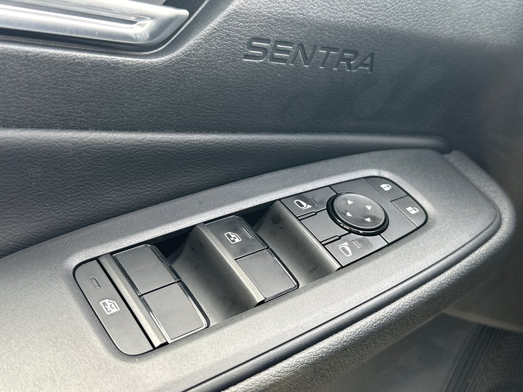 2026 Nissan Sentra SV in Amos, Quebec - 11 - w1024h768px
