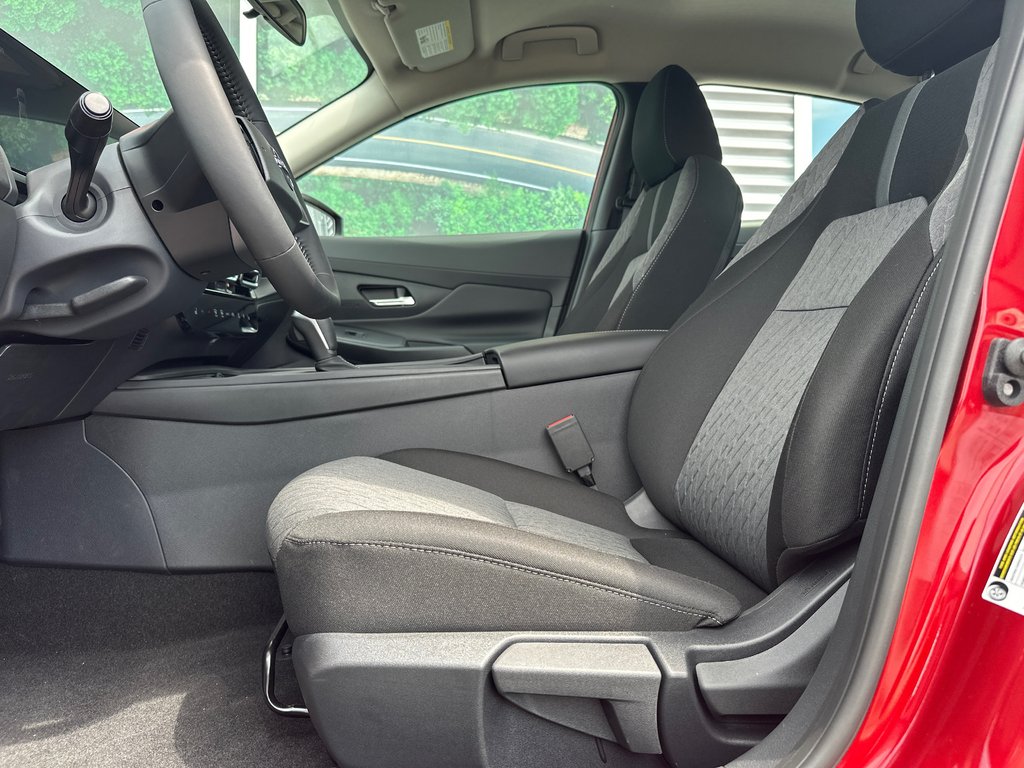 2026 Nissan Sentra SV in Amos, Quebec - 6 - w1024h768px