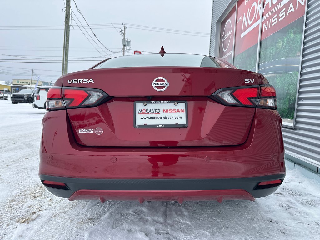 2022 Nissan Versa SV in Amos, Quebec - 8 - w1024h768px