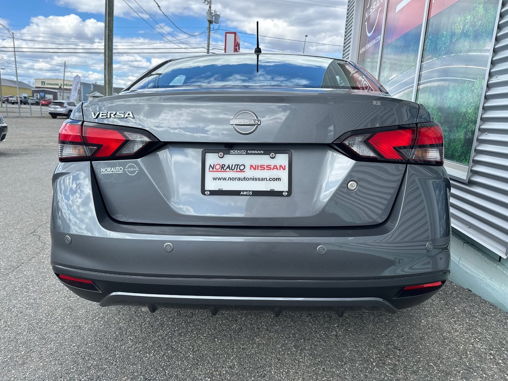 2023 Nissan Versa S in Amos, Quebec - 8 - w1024h768px